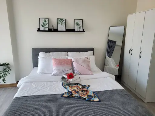 For sale: Supalai City Home Srinakarin, minimalist decorated room, minimalist style, complete set of furniture. Don't postpone past booking.