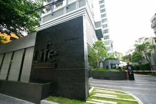 ขาย ให้เช่า!! คอนโด ไลฟ์ แอท สาทร 10 ห้องเลขที่ 48/283 ห้องสวยติดรถไฟฟ้า ทำเลดีพร้อมอยู่ อย่ารอช้า!!