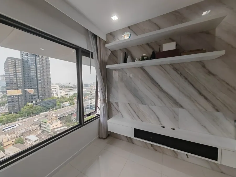 For sale, for rent, Condo Amanta Lumpini, 2 bedrooms, 2 bathrooms, 17th floor, top floor, comes with a very good price, book now.