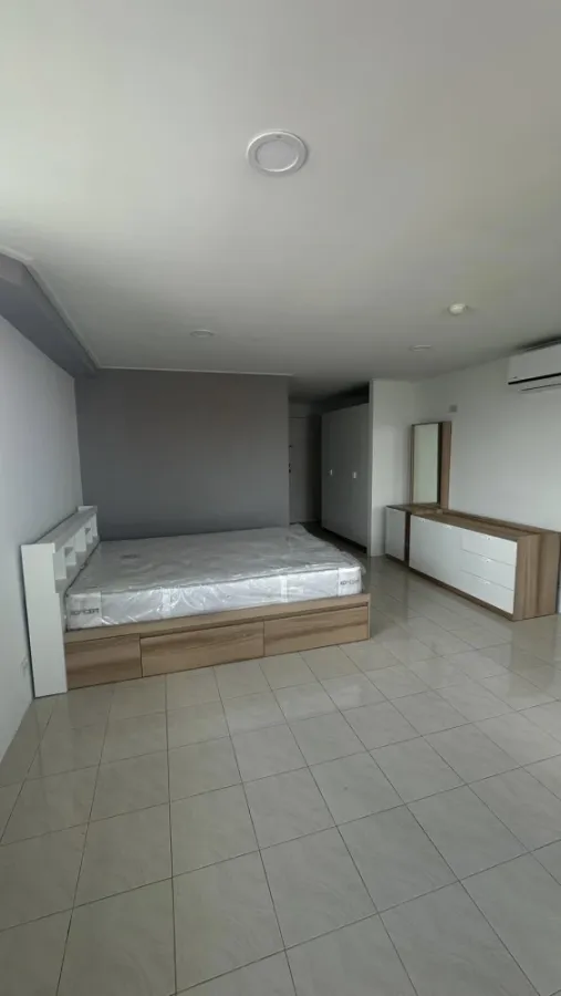 ให้เช่า SunShine Condominium ห้องมุมคนไม่พลุกพล่าน มีพื้นที่ใช้สอยเยอะ เฟอร์ครบครัน หิ้วกระเป๋าเข้าอยู่ได้เลยจ้า