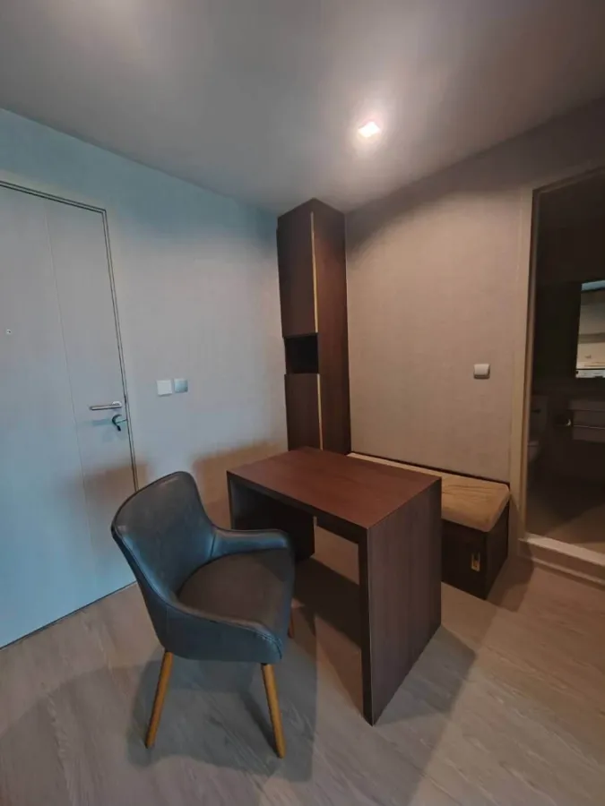 For sale or rent: Life Ladprao, Building B, 17th floor. Spacious and well-decorated unit. Don't just look, book now!