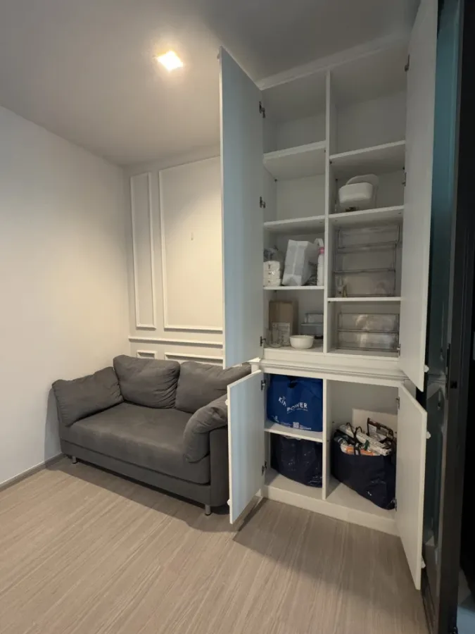 For sale or rent: Life Asoke-Rama 9. Nice, fully furnished unit with complete amenities. Don't miss out!