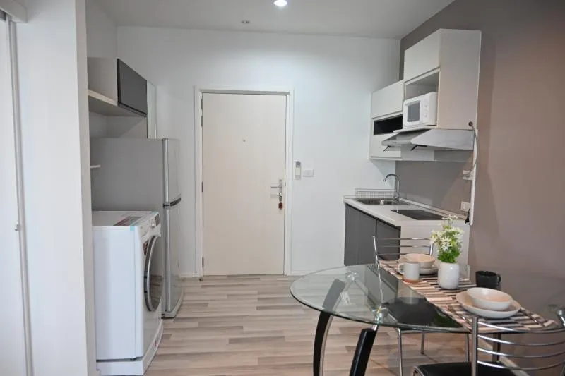 For rent the key wutthakat, spacious room, nice room, complete facilities inside the room, rent it urgently, you will miss it