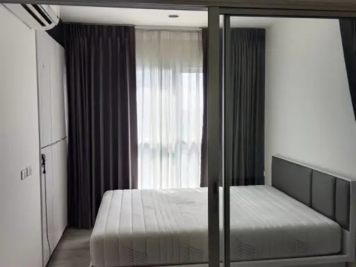 For rent: Aspire Sathorn - Taksin Timber Zone, separated rooms, not too expensive, complete in one place, book now.