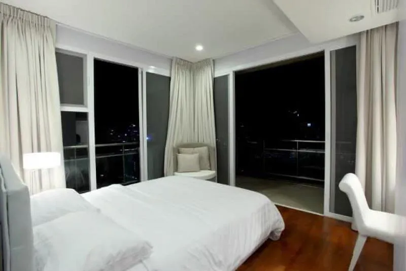 Condo The Prime 11, good location, 2 bedrooms, 2 bathrooms, beautiful room, good view, wide balcony, near BTS / MRT, can't miss it!