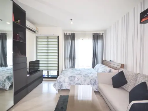 For rent, Studio Rhythm Asoke1, 24th floor, beautiful view, not blocked, east, fully furnished, book now. images