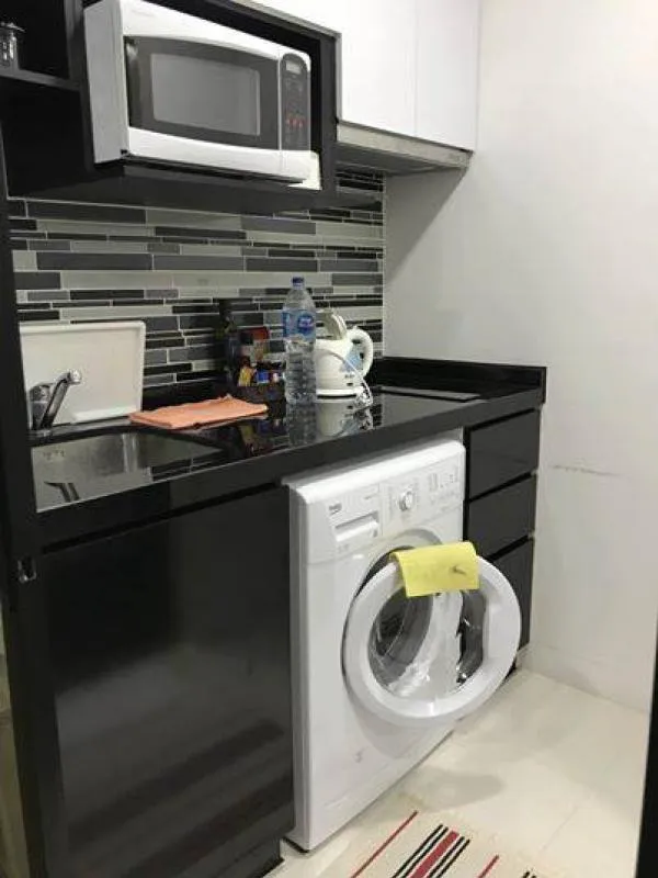 For rent Bangkok Feliz Sathorn-Taksin. The room is beautifully decorated, simple, modern tone, west side, beautiful view, fully furnished.