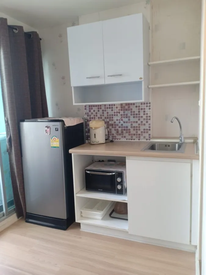 Condo for rent, Lumpini Ville On Nut - Phatthanakan, room divider Install wallpaper in the whole room, you can't miss it.