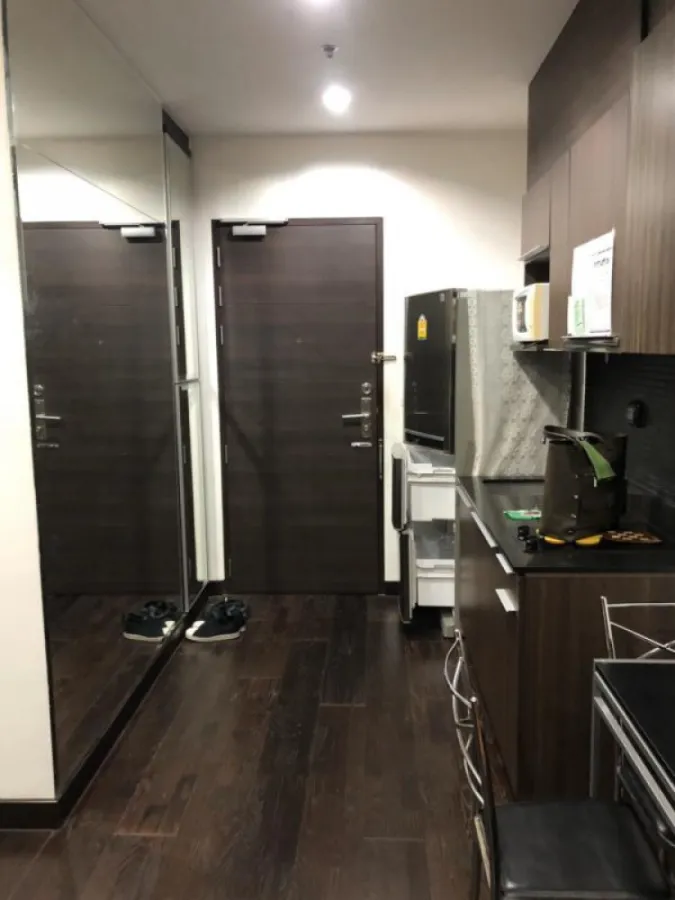 For rent Ideo Q Phayathai, very big room, fully furnished, high floor, super premium view You need this room, don't miss it.