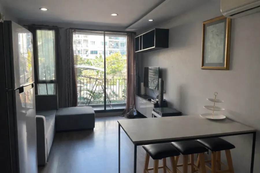 For rent: The Unique 19, 2 bedrooms, 2 bathrooms, fully furnished, spacious area. Book now!