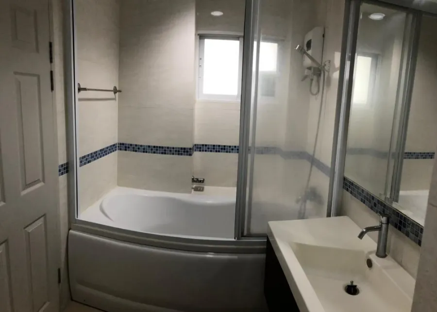 Condo for sale, Life @ Ratchada-Sutthisan, large room with usable area, 9th floor, good view, great price, you will regret it if you miss it.