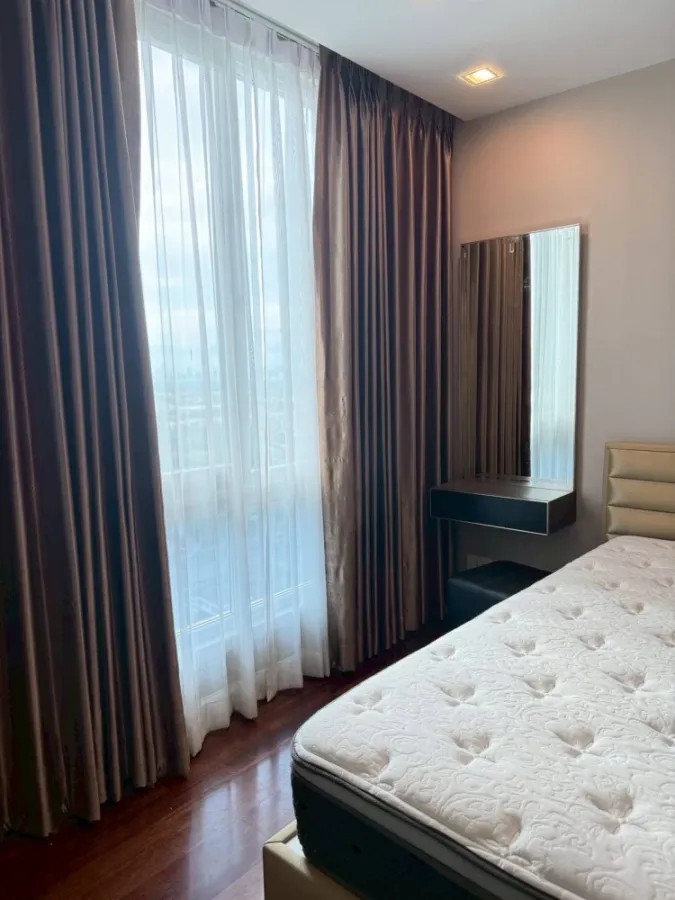 For rent: The Metropolis, 25th floor, fully furnished room, move in ready, reserve now, hurry!