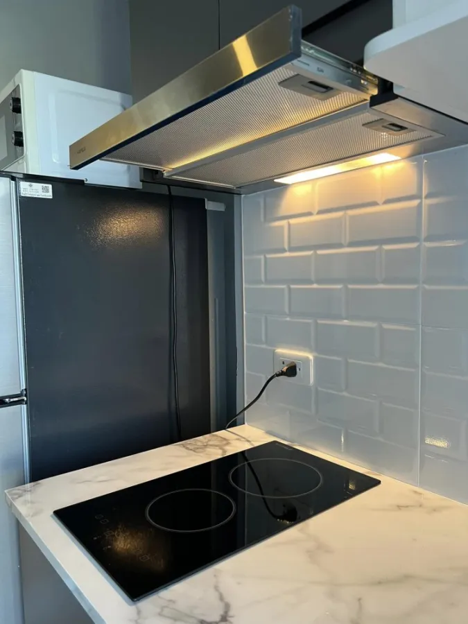 For rent: Reach Phahonyothin 52, 7th floor, quiet, budget friendly, comes with complete furniture. Ready to move in, reserve now.