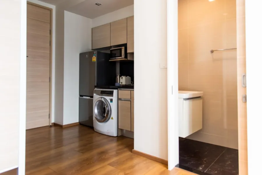 For rent, Park 24 Origin Phrom Phong, simple decorated room. Full facilities, don't miss it.