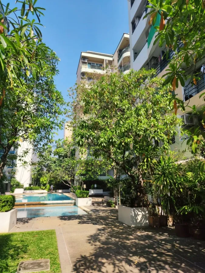 Condo for rent: The Waterford Rama 4, large room, comfortable, lots of usable space, affordable price, book now.