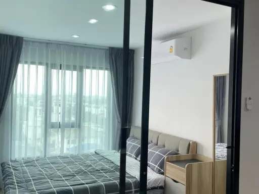 For rent: Rye Sukhumvit 101/1, corner room, separated into sections. Complete facilities Hurry and reserve it quickly.