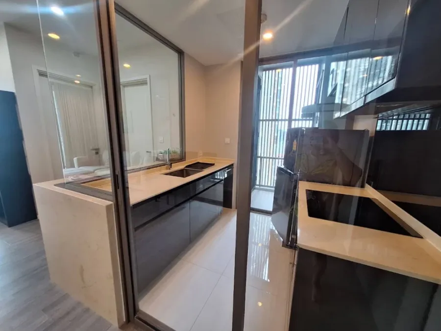 Urgent Sale!! Condo for sale at The Room Sukhumvit 69, 18th floor, beautiful unit, fully furnished, ready to move in. Don't miss out!!