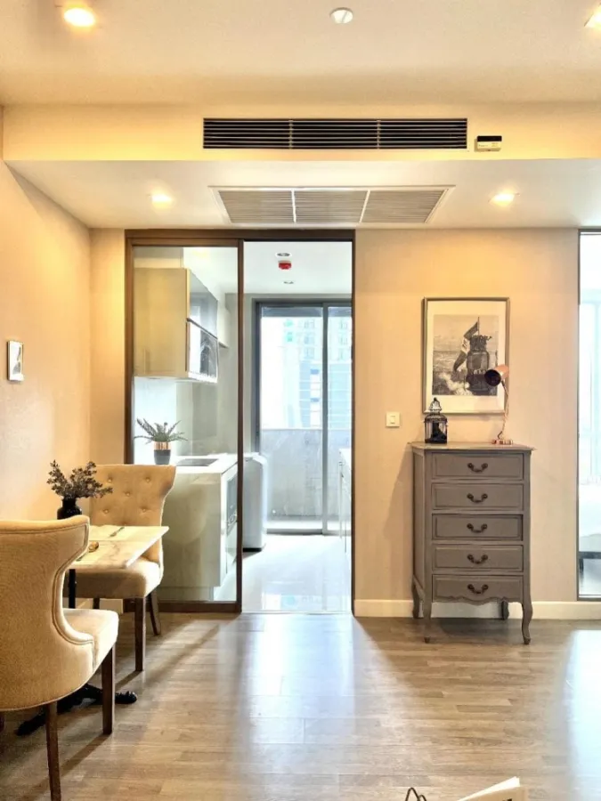Condo for rent, The Room Rama 4, elegant decorated room, very inviting, comes with complete facilities, book now.