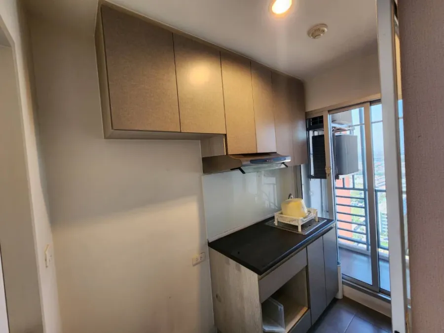 For rent Niche ID @ Pakkred Station, very spacious room, high floor, clear view at a great price. If interested, hurry up.