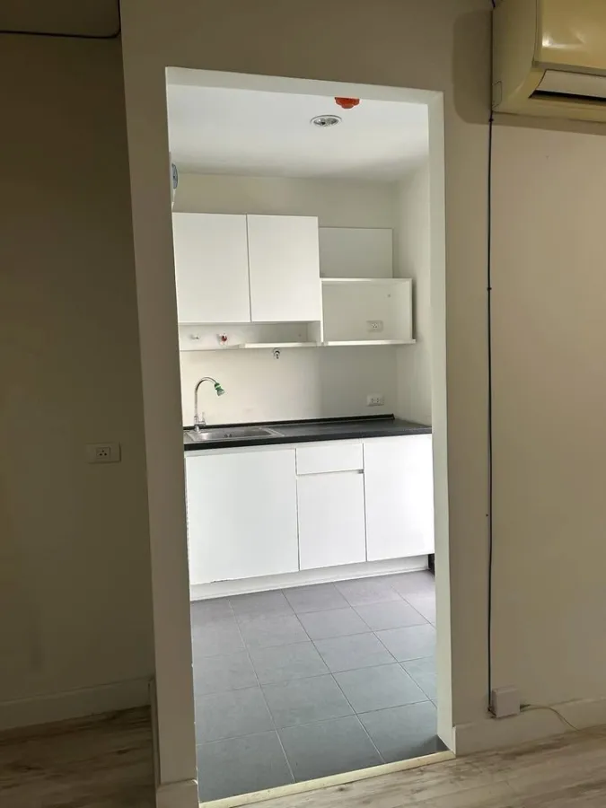 Selling Sammakorn S9 Condominium, Building A, 8th floor, corner room, you can reserve it now, hurry up.