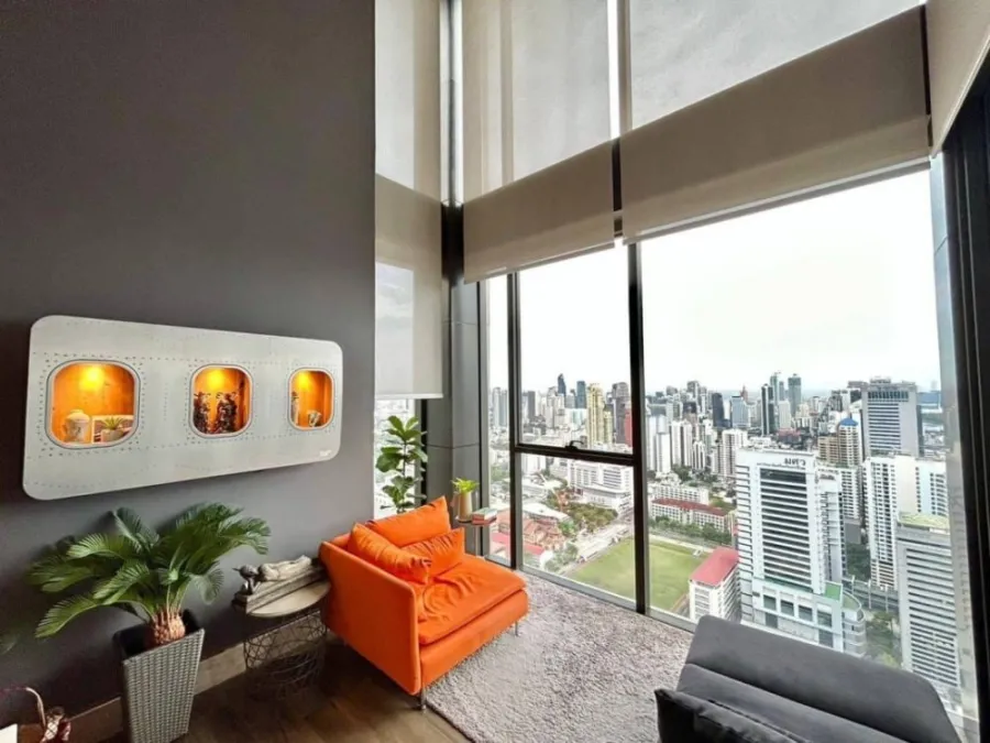 For sale, for rent!! Condo The Es at Singha Complex, Penthouse room, Rare Item, the most luxurious project next to MRT!!