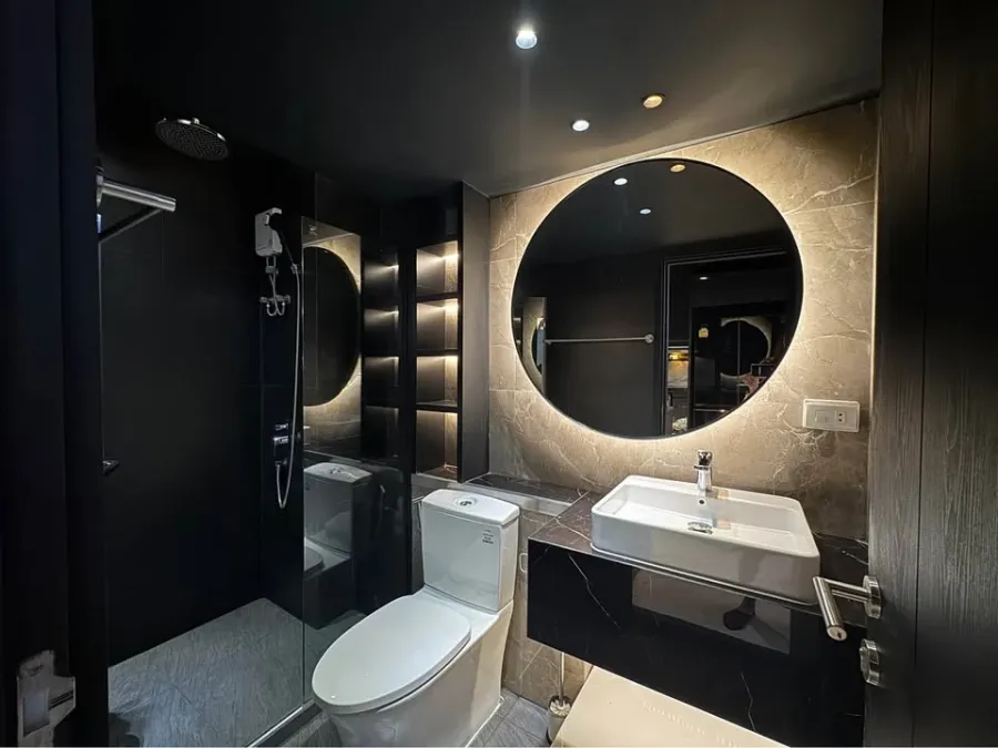For rent: Knightsbridge Space Ratchayothin, 19th floor, corner room, north facing, fully furnished with built-in furniture. Don't miss out!