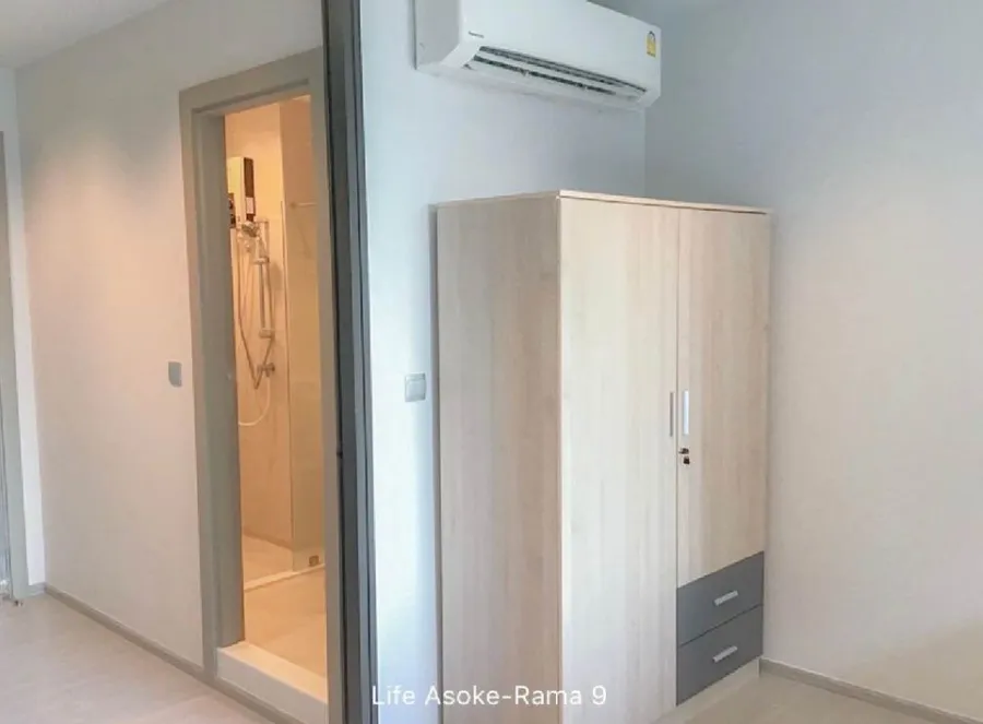 Condo for sale, Life Asoke-Rama 9, color tone, easy decoration, 11th floor, nice to live in, like this, you need to reserve now.