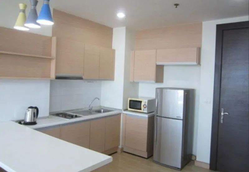 For rent, Rhythm Ratchada, 2 bedrooms, 2 bathrooms, fully furnished, built-in wardrobe, this price is very good value. Book now before it slips out of your hands.