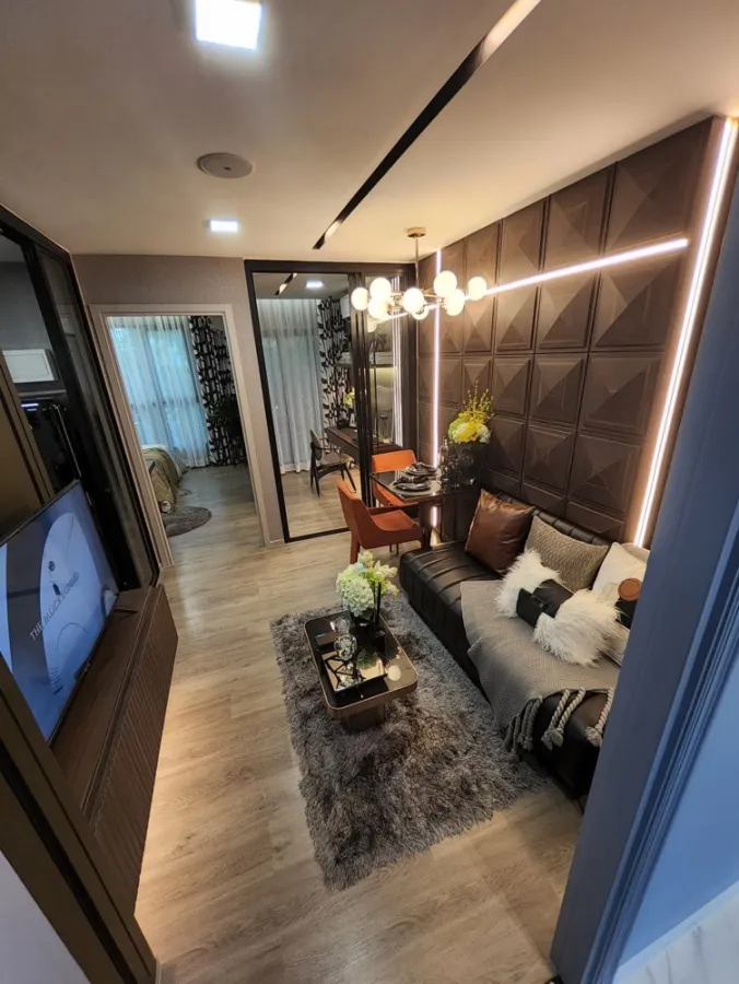 Down payment for sale: Atmoz Palacio Lat Phrao-Wang Hin, 5th floor, spacious room, private, outside view. If you don't book, you'll miss out.