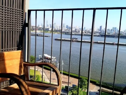 For sale Condo Chapter One, Modern Dutch, 2 bedrooms, 2 bathrooms, 7th floor, river view, good to buy for yourself, good investment.