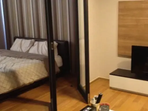 Condo for sale, The Tempo Ruamrudee, 6th floor, room separated into sections. Install wallpaper throughout the room. Ready to move in, reserve now.