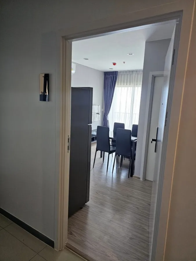 For rent: The Tree Hua Mak Interchange, corner room, 2 bedrooms, city view, electrical appliances and complete furniture, hurry and book now.