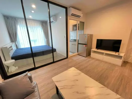 Condo for rent: Regent Home Bangna. The room is divided into sections, clearly divided into zones. The price is reasonable. Reserve now!