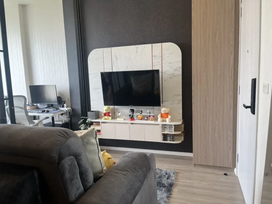 For sale: De Lapis Charan 81, beautiful view, very high floor, good wind, not hot sun, river view, Parliament, bring your bags and move in right away.