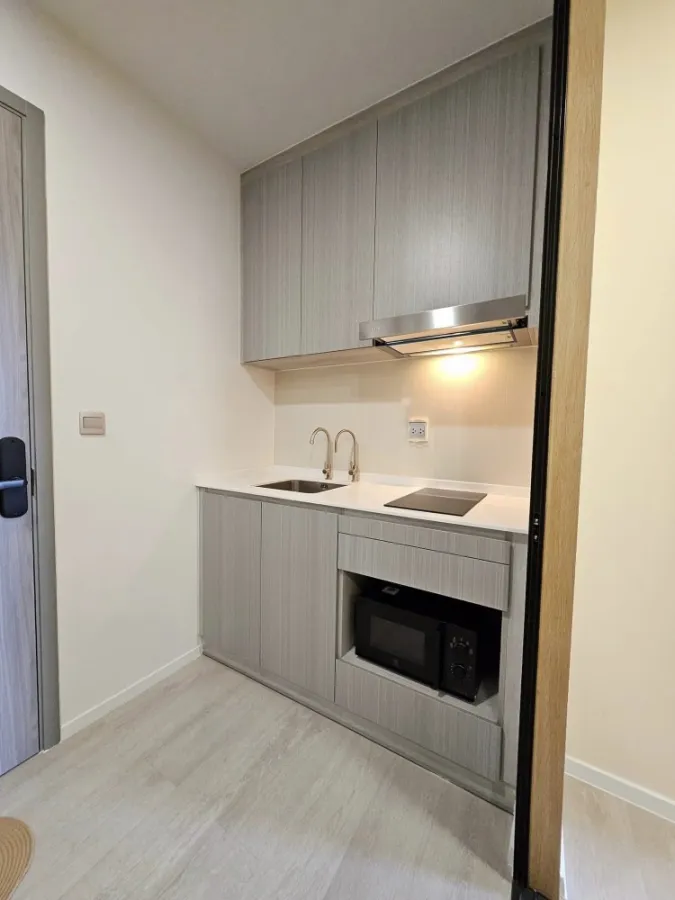 For rent, Modiz Launce Rangsit, 28th floor, divided room, fully furnished, nice to live in. Hurry and reserve now, don't miss it, urgent.
