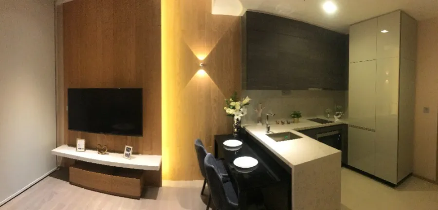 For sale: The Esse Asoke, spacious room, nice to live in, complete with furniture and electrical appliances. Buy now, don't wait, hurry.