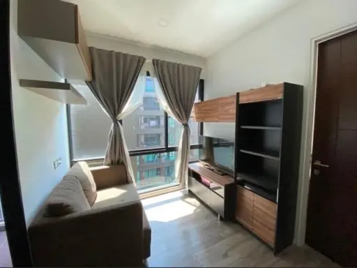 For rent: Brown Condo Ratchada 32, ready to move in, furnished, complete with electrical appliances, just come and move in.