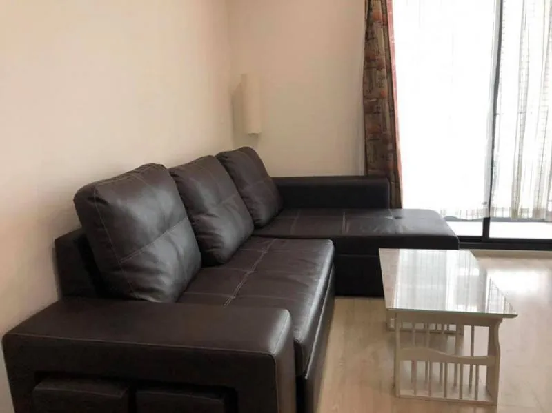 For rent!! Quinn condo, very good picture room, new, clean, facing the swimming pool building. No worries about the sun, the room is good, hurry up!