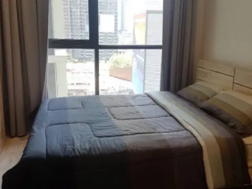 Everything is convenient here!! Going to the mall, there are ready condo Ideo Mobi Rama 9 for rent.