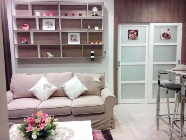 Urgent for rent!! Condo Quinn Ratchada 17, 15th floor, Building A, beautiful room, fully furnished. Ready to move in, don't miss it!!