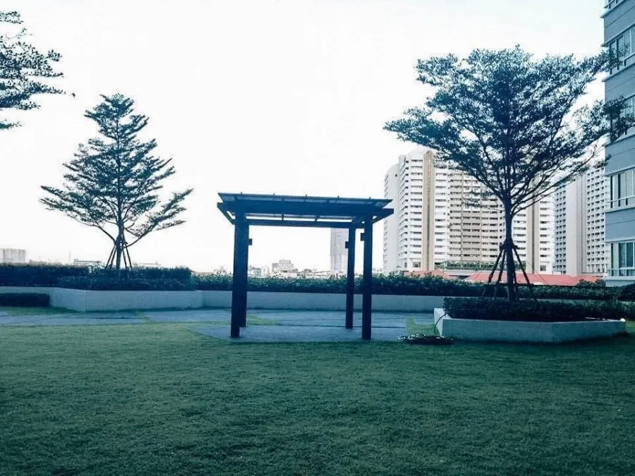 For sale: The Trust Residence Ratchada-Rama 3, glass-divided room, bright colors, hurry to reserve, be the owner.