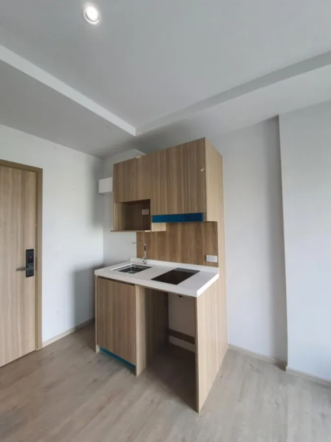 Sell Altitude Unicorn Sathorn - Tha Phra, 9th floor, decorated in white tones, everything is complete, very livable, book now.