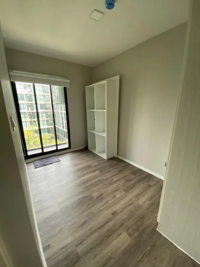 For sale, rent, Atmoz Chaengwattana, swimming pool view, built-in furniture, complete electrical appliances.