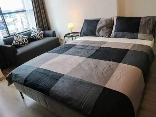 Don't rent, miss a lot! Knightsbridge Collage Ramkhamhaeng, very beautiful room with built-in furniture and a great kitchen set.