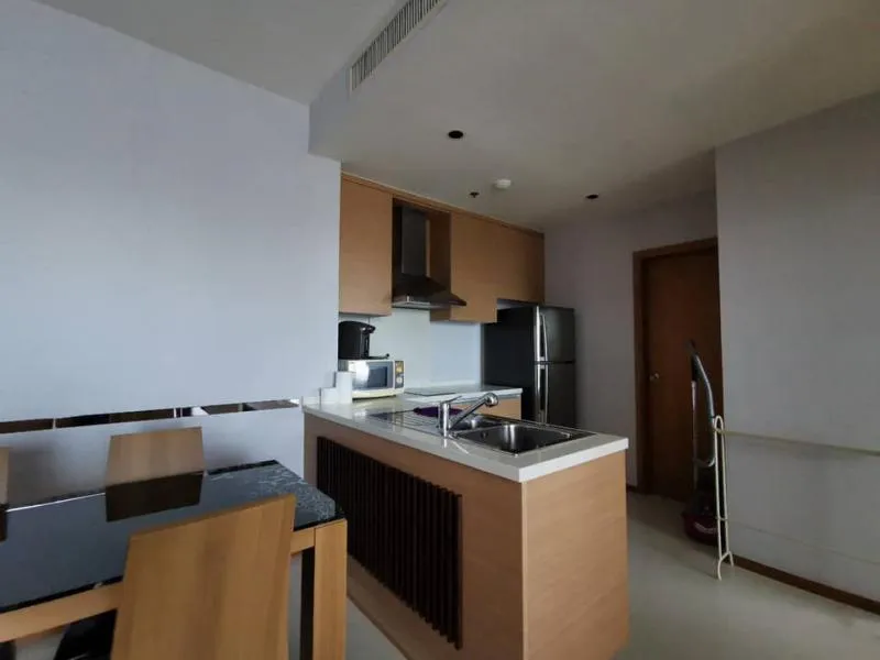 ขาย ดิ เอ็มโพริโอ เพลส ห้องสวย เฟอร์นิเจอร์จัดเต็ม มีอ่างจากุชชี่ ทำเลน่าอยู่ รีบจองด่วน