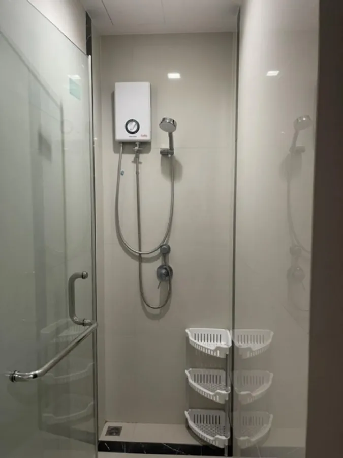 Condo for rent Wish Signature Midtown Siam balcony view city Not hot all day, fully furnished, don't miss it.