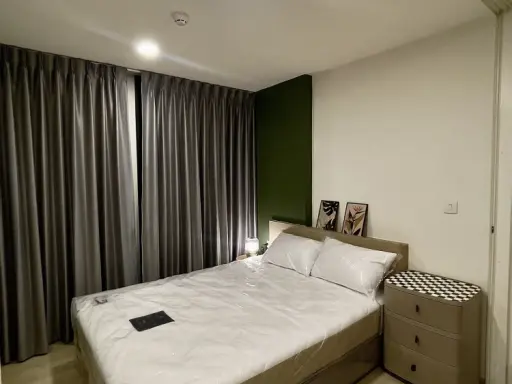 Chambers On-nut Station condo for rent, 5th floor, fully furnished, beautiful garden view, unblocked. Don't miss out!