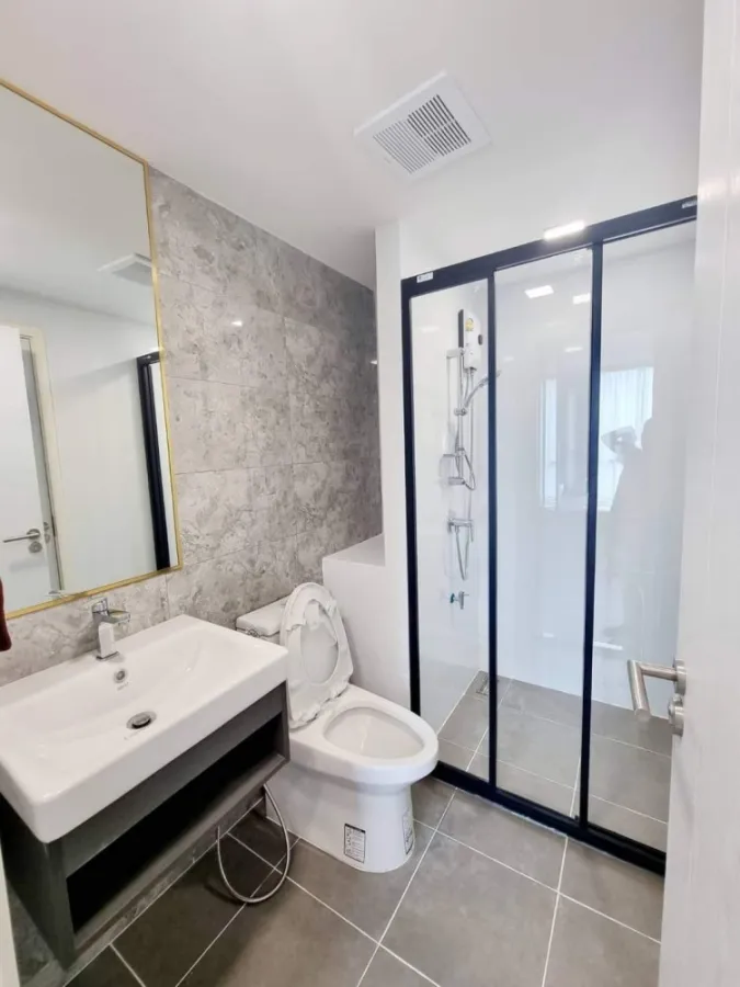 For rent Atmoz Tropicana Bangna ห้องน่าอยู่ ติดวอลเปเปอร์อย่างดี ราคาอย่างคุ้ม รีบมาจอง