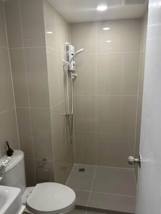 For rent urgently!! Condo Flexi Sathorn - Charoennakorn, studio room, complete facilities, ready to move in, hurry up and book now!!
