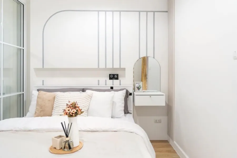Condo for sale, Regent Home 12, Lat Phrao 41, partitioned room, decorated in minimalist style. Swimming pool view Don't delay.